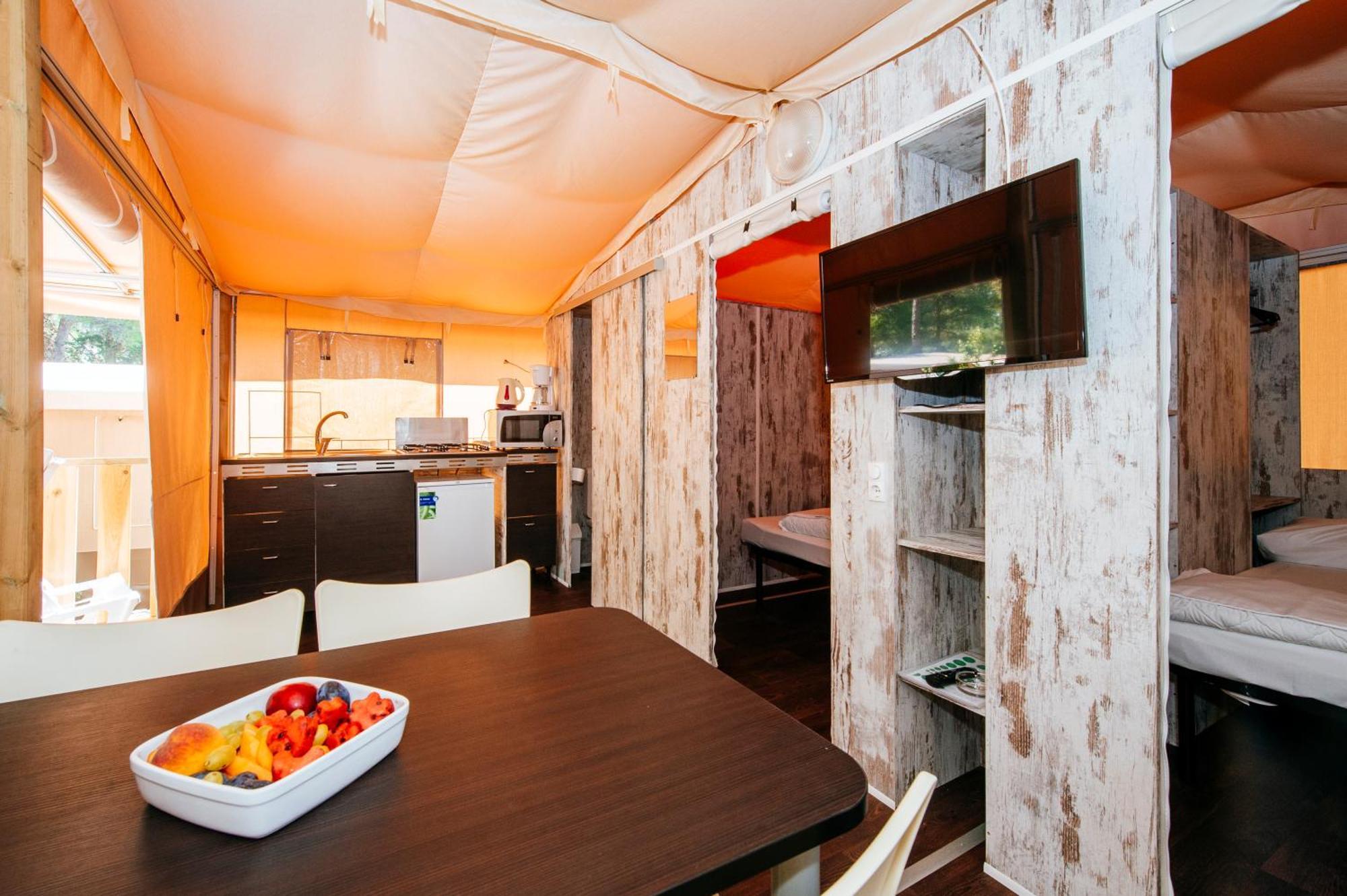 Zaton Holiday Resort Glamping Tents ニン 部屋 写真